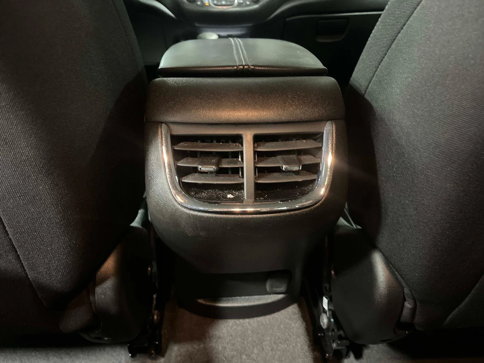 Used 2024 Summit White Chevrolet LT image 17