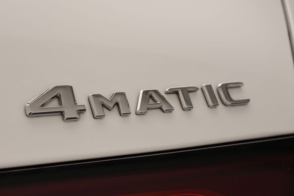 Certified Used 2026 Polar White Mercedes-Benz GLC 300 image 10