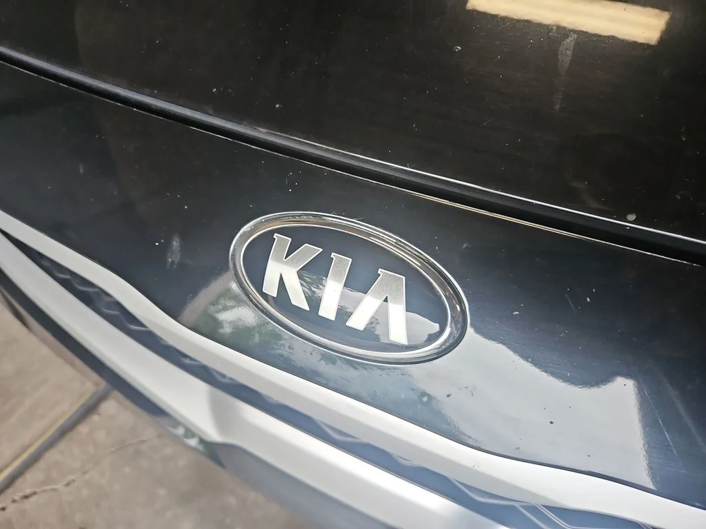 Used 2019 Black Kia LXS image 17
