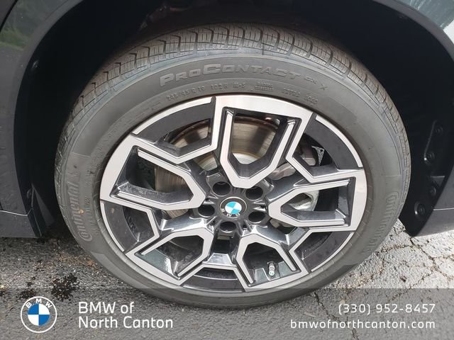 New 2027 Black Sapphire Metallic BMW xDrive28i image 27