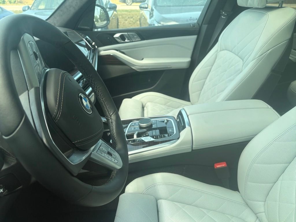 Used 2026 Green BMW xDrive40i image 8