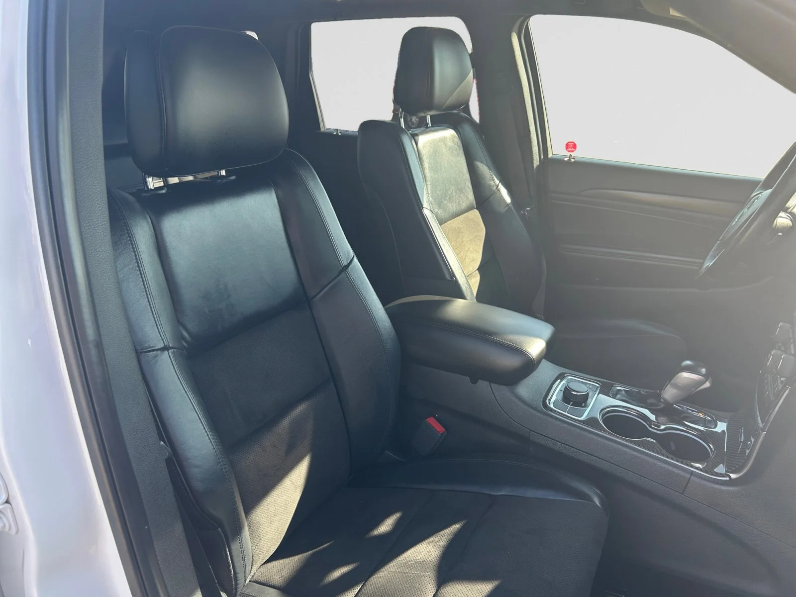 Used 2020 Bright White Jeep ALTITUDE image 11