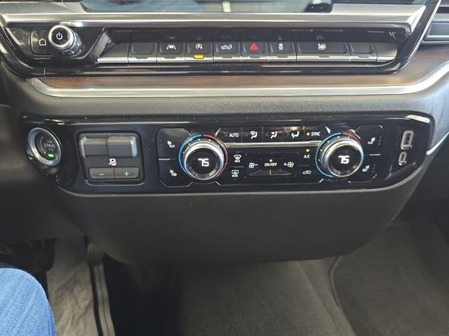 Used 2025 White GMC SLT image 21