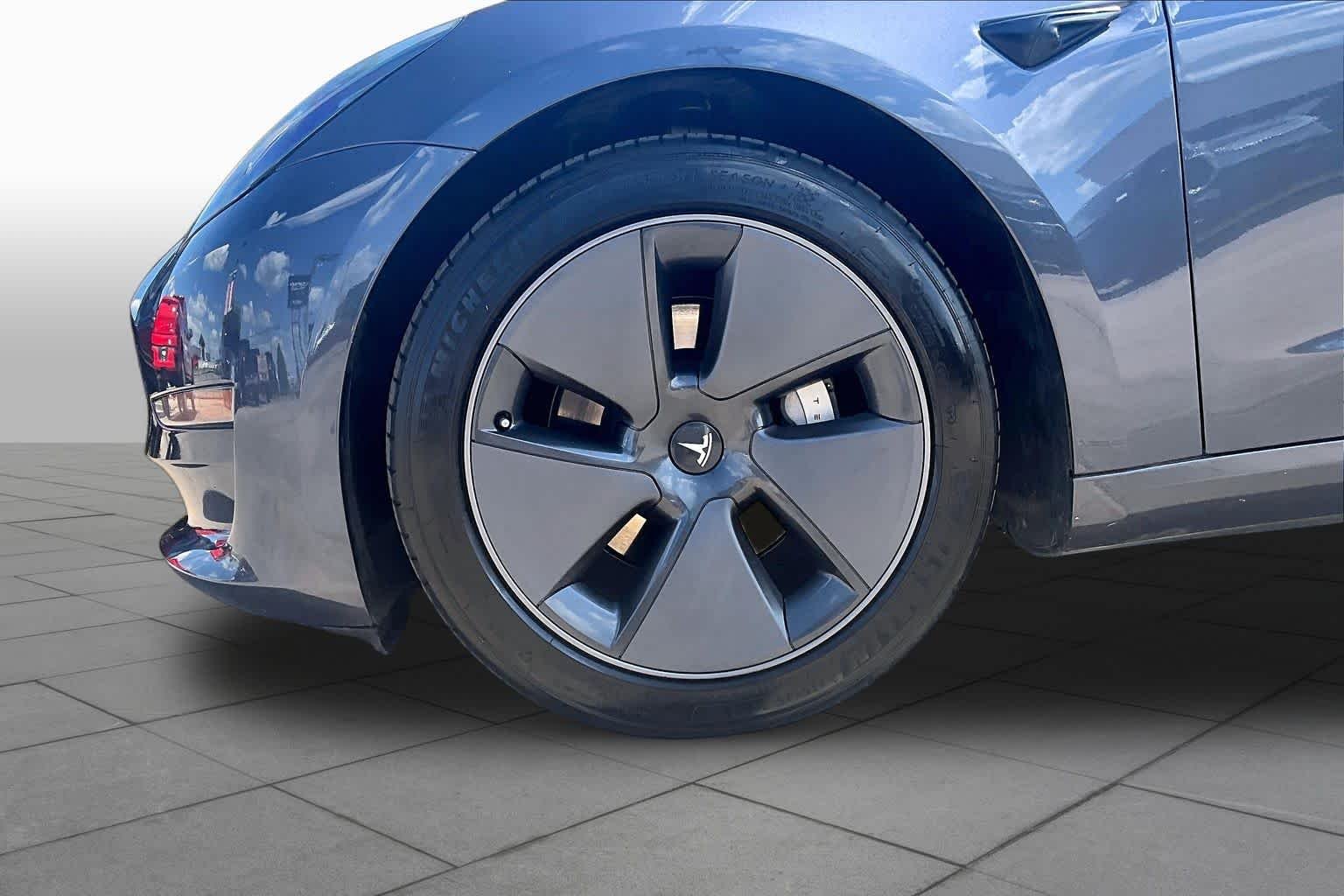 Used 2023 Midnight Silver Metallic Tesla  image 9