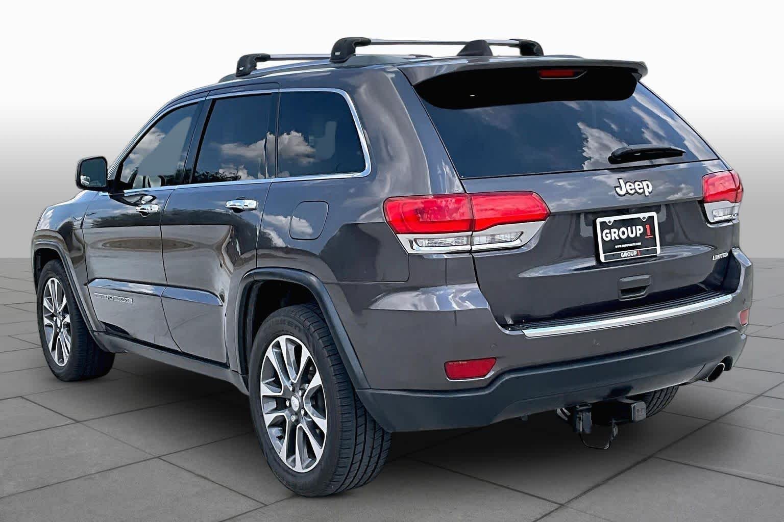 Used 2018 Granite Crystal Metallic Clearcoat Jeep Limited image 10