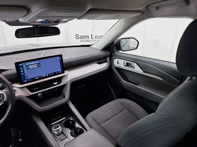 Used 2025 Vapor Blue Ford Active image 23