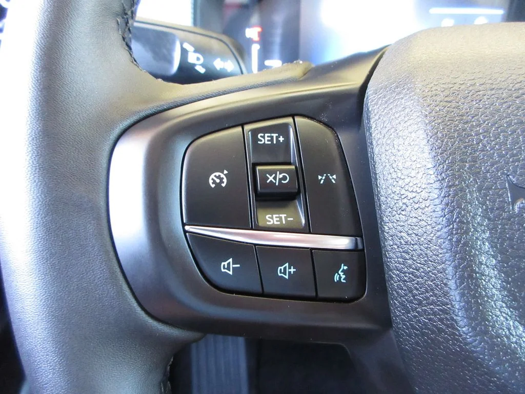New 2026 Oxford White Ford XLT image 16