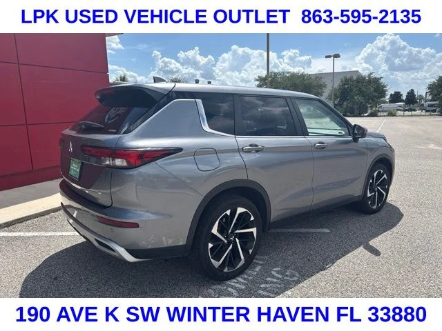 Used 2024  Mitsubishi SE image 3