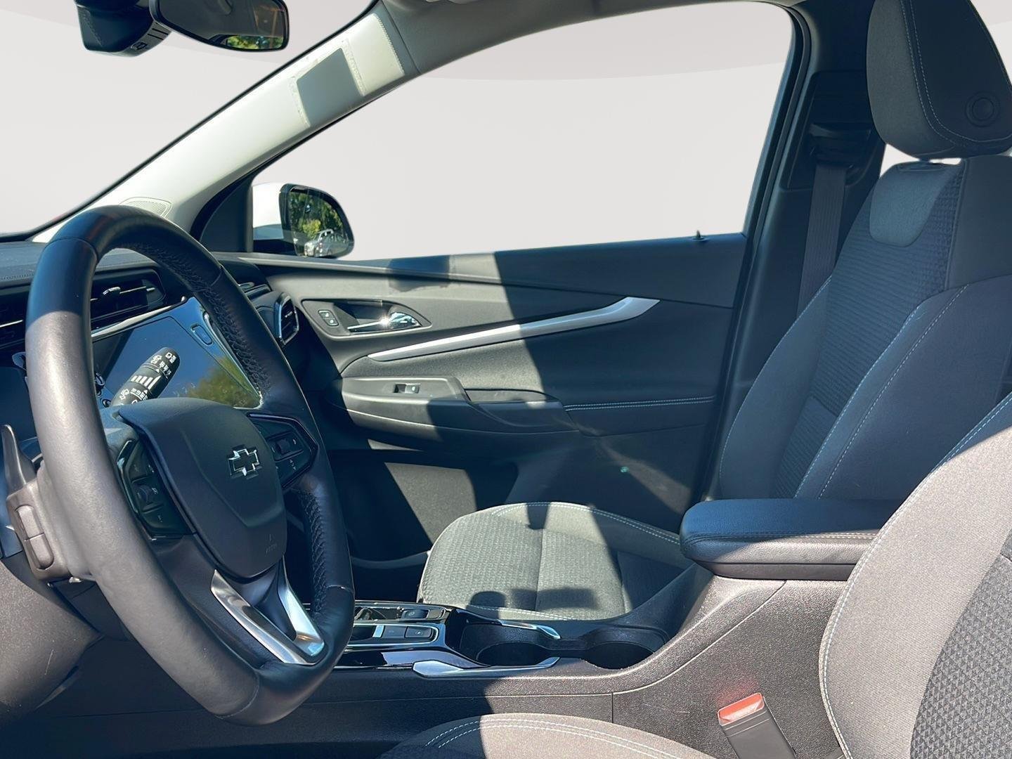 Used 2023 Summit White Chevrolet LT image 18