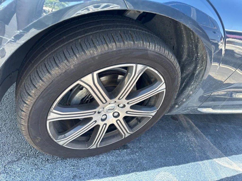 Used 2021 Blue Volvo T5 Inscription image 4