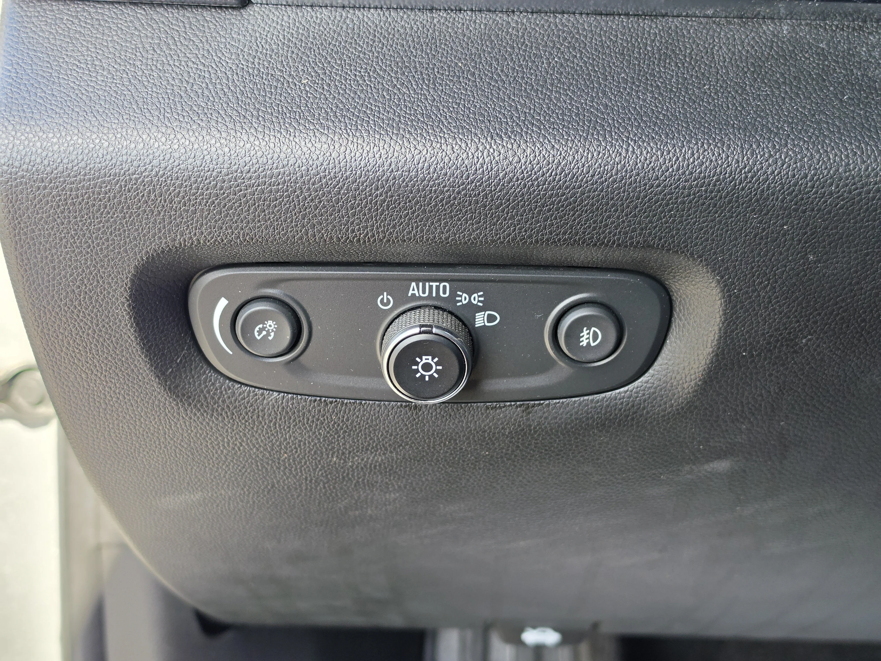 Used 2020 Silver Ice Metallic Chevrolet Premier image 35