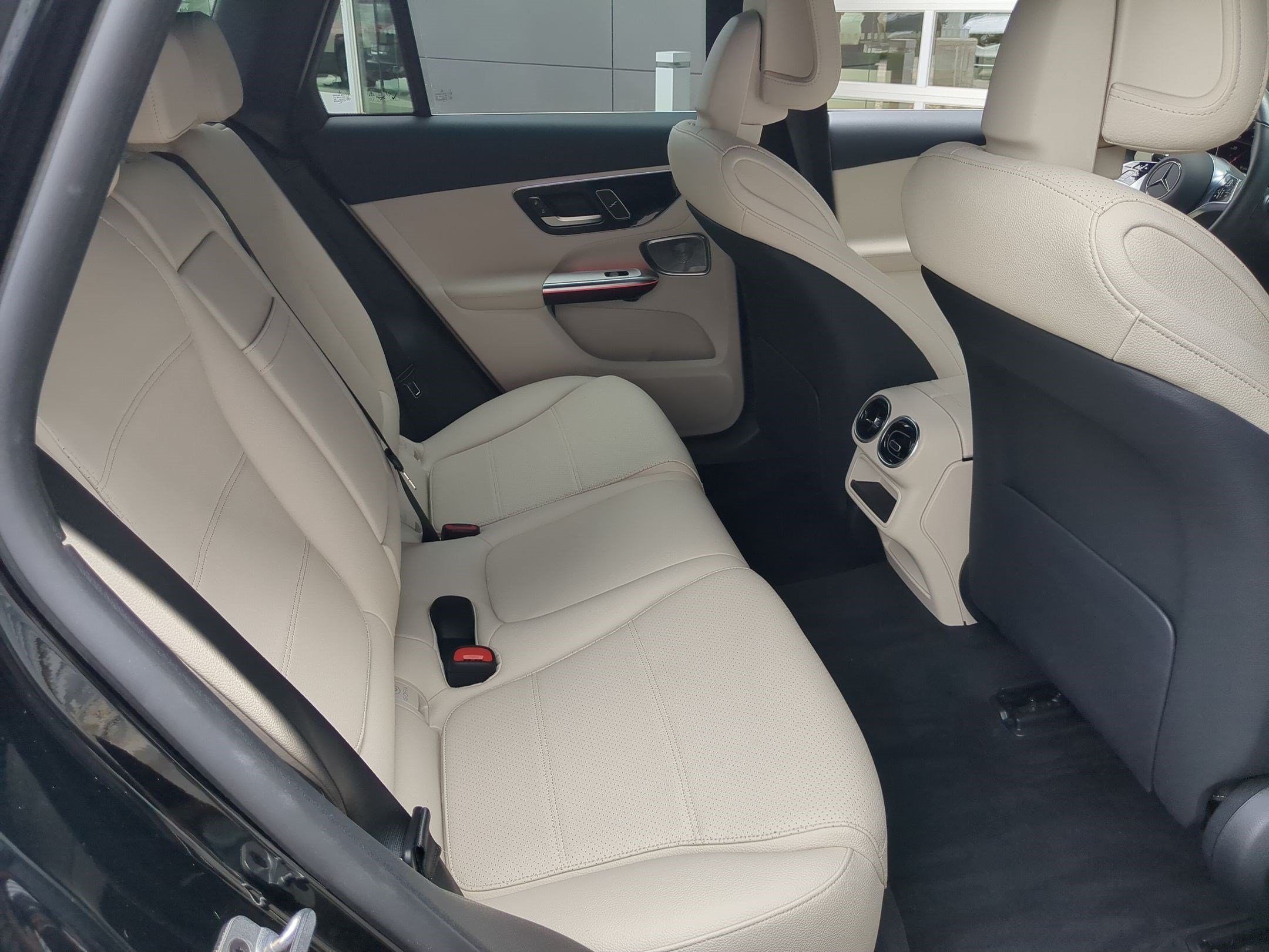 Used 2025 Black Mercedes-Benz GLC 350e image 29