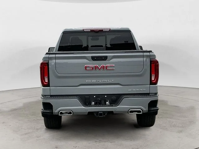 Used 2025  GMC Denali image 6
