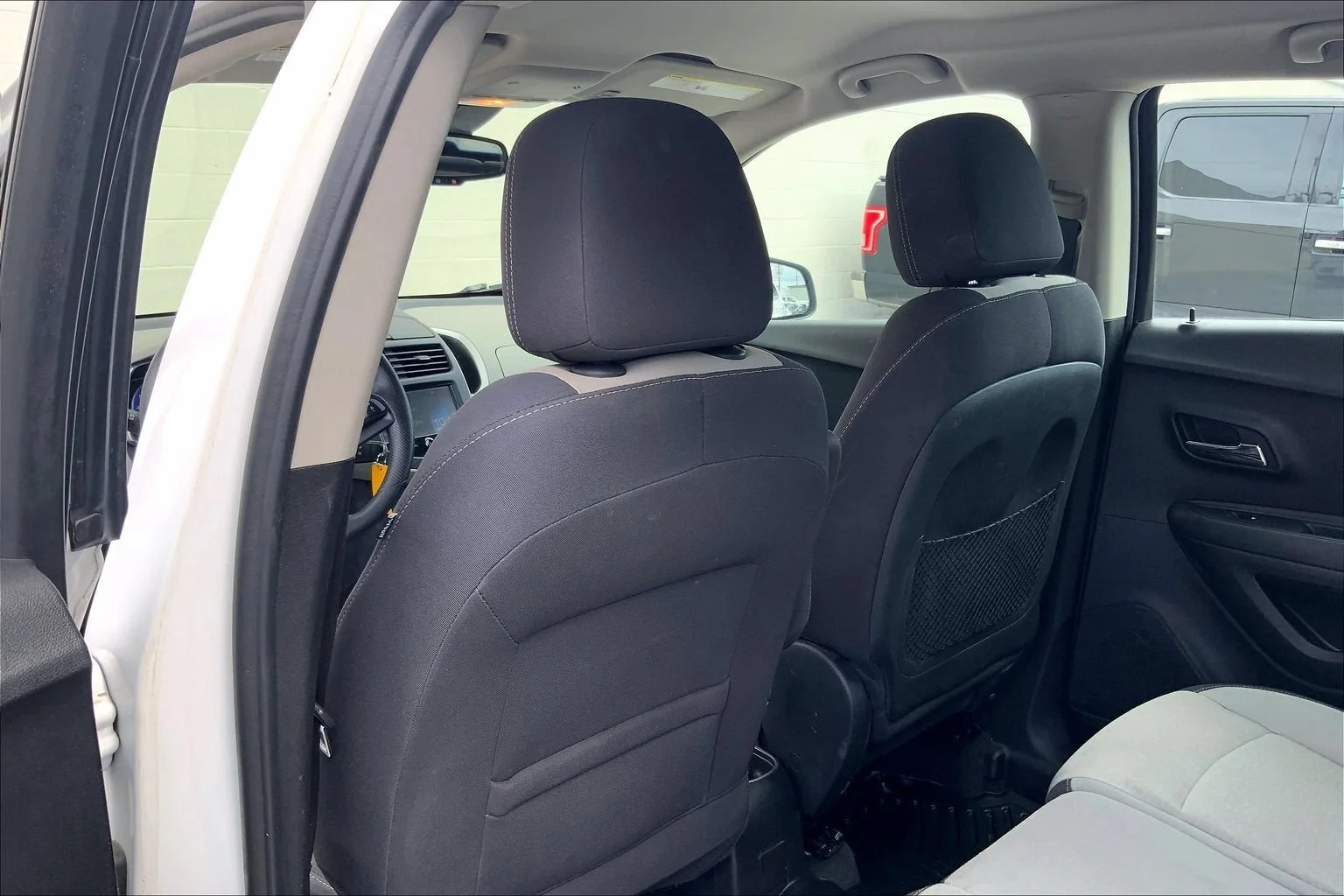 Used 2015 SUMMIT WHITE Chevrolet LS image 12