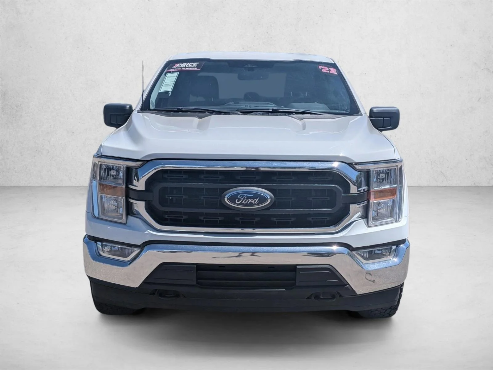 Certified Used 2022 Oxford White Clearcoat Ford XLT image 2