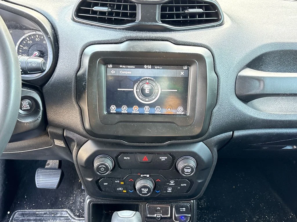Certified Used 2018 Silver Jeep Latitude image 23