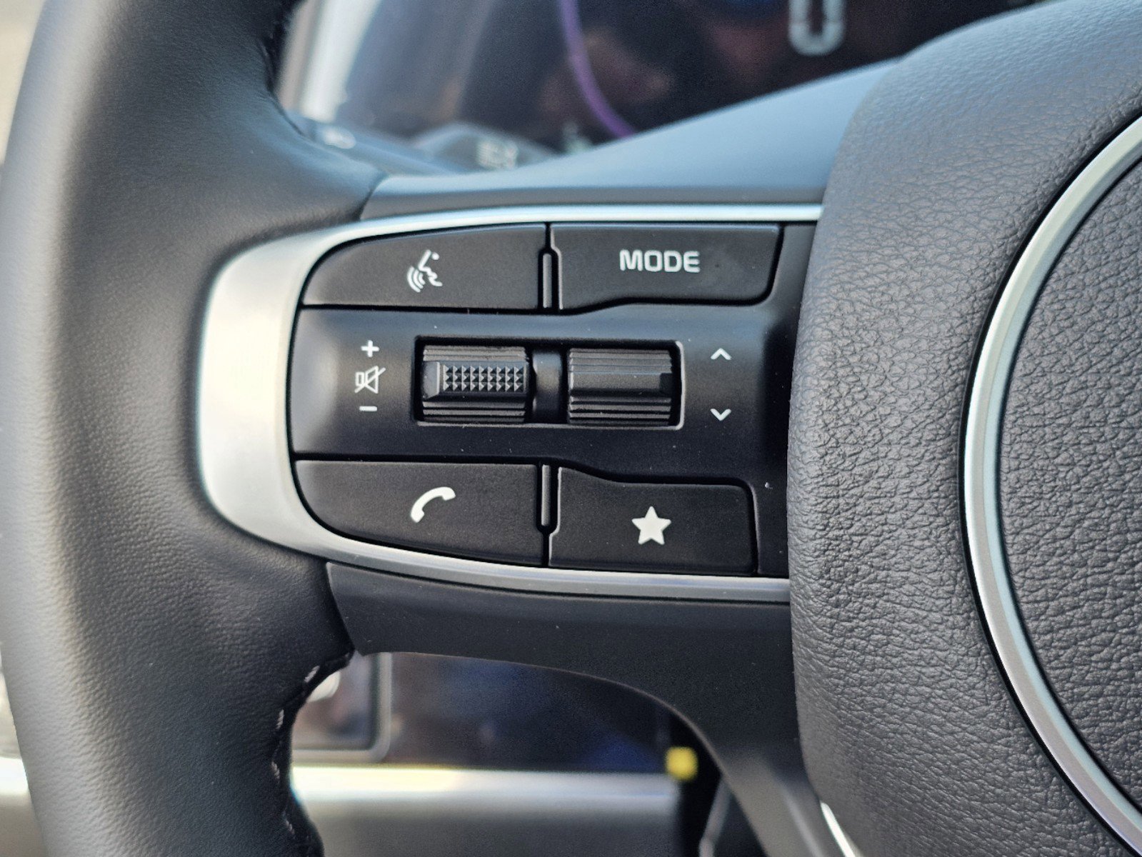 2025 Kia Sportage EX - Photo 20