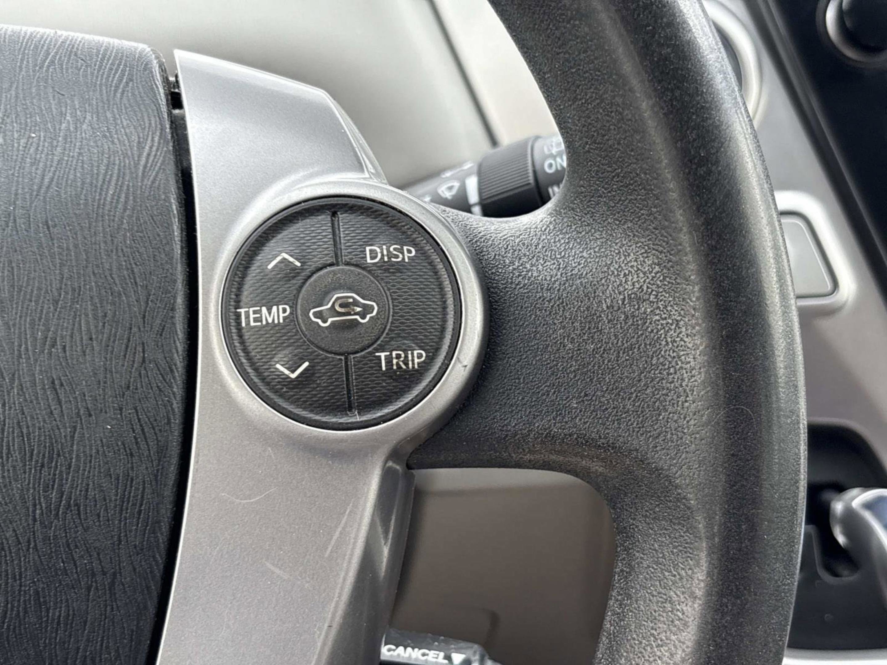2016 Toyota Prius v Five - Photo 28