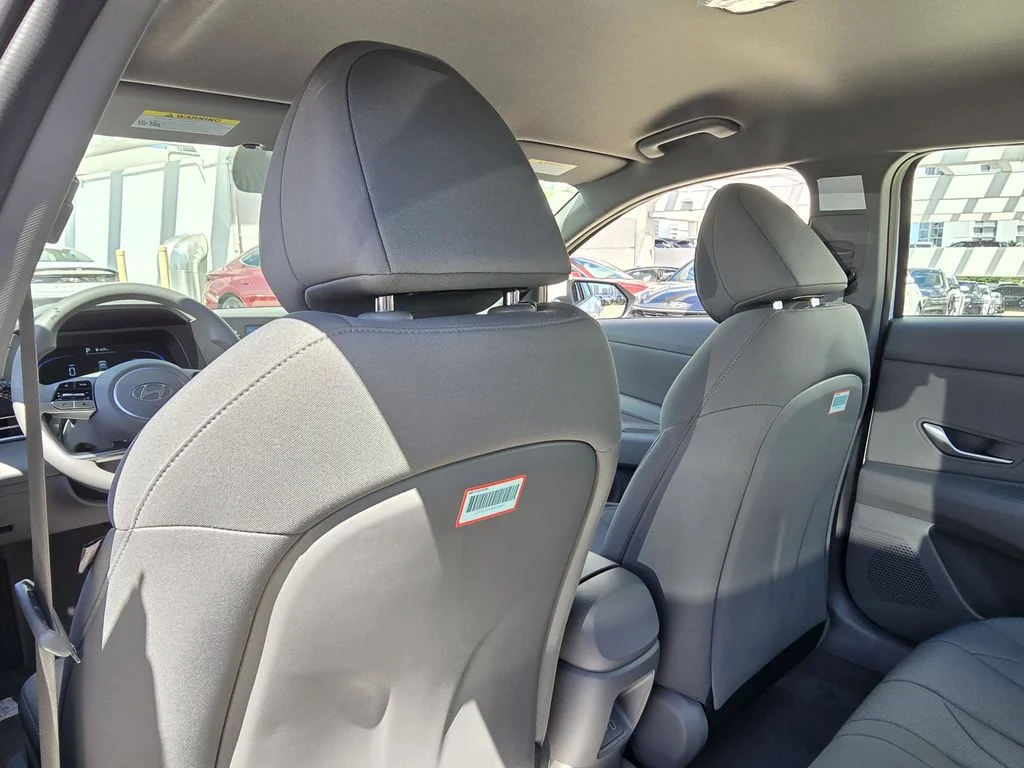 New 2026 White Hyundai SE image 24