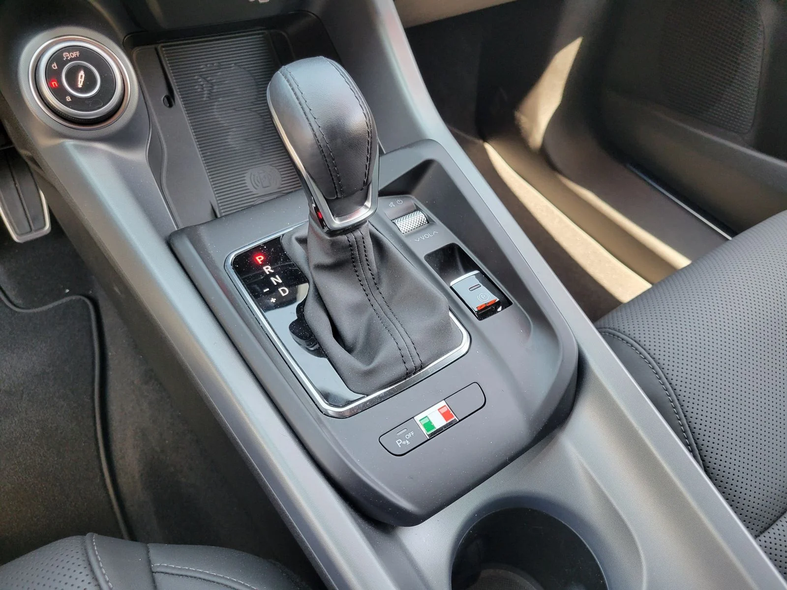 Used 2026 White Alfa Romeo Base image 15