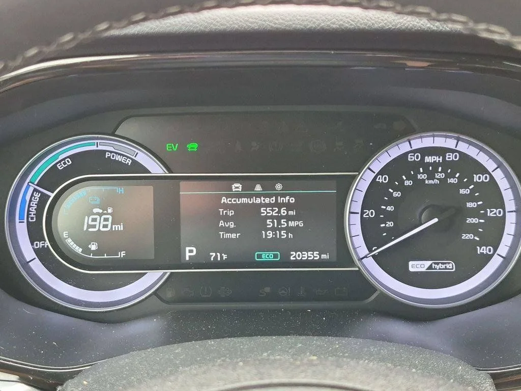 Used 2022 Black Kia LXS image 14