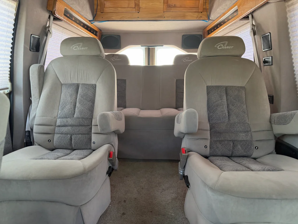 Used 2004 Oxford White Clearcoat Ford Recreational image 20