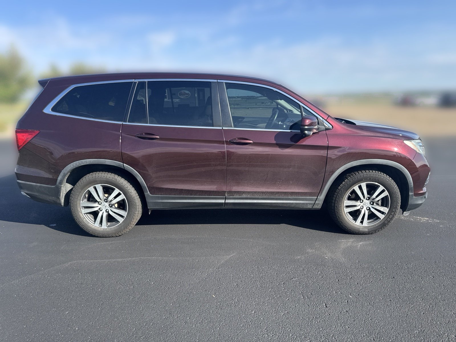 Used 2017 Red Honda EX-L image 2