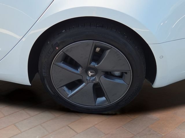 Used 2022 Pearl White Multi-Coat Tesla Long Range image 23