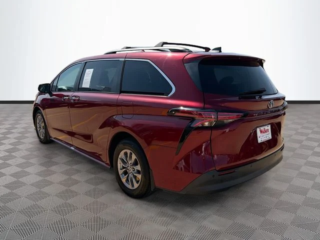 Used 2022 Red Toyota XLE image 5