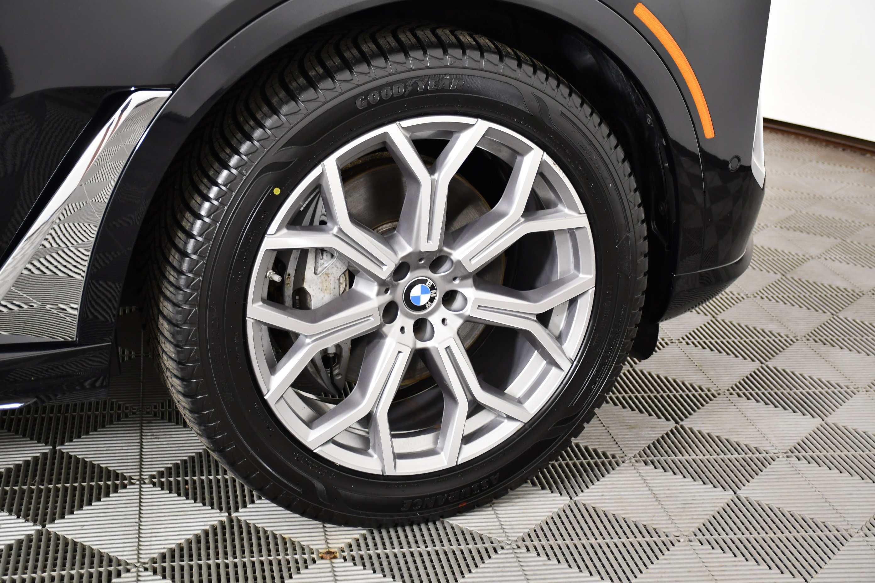 Used 2026 Black Sapphire Metallic BMW xDrive40i image 54