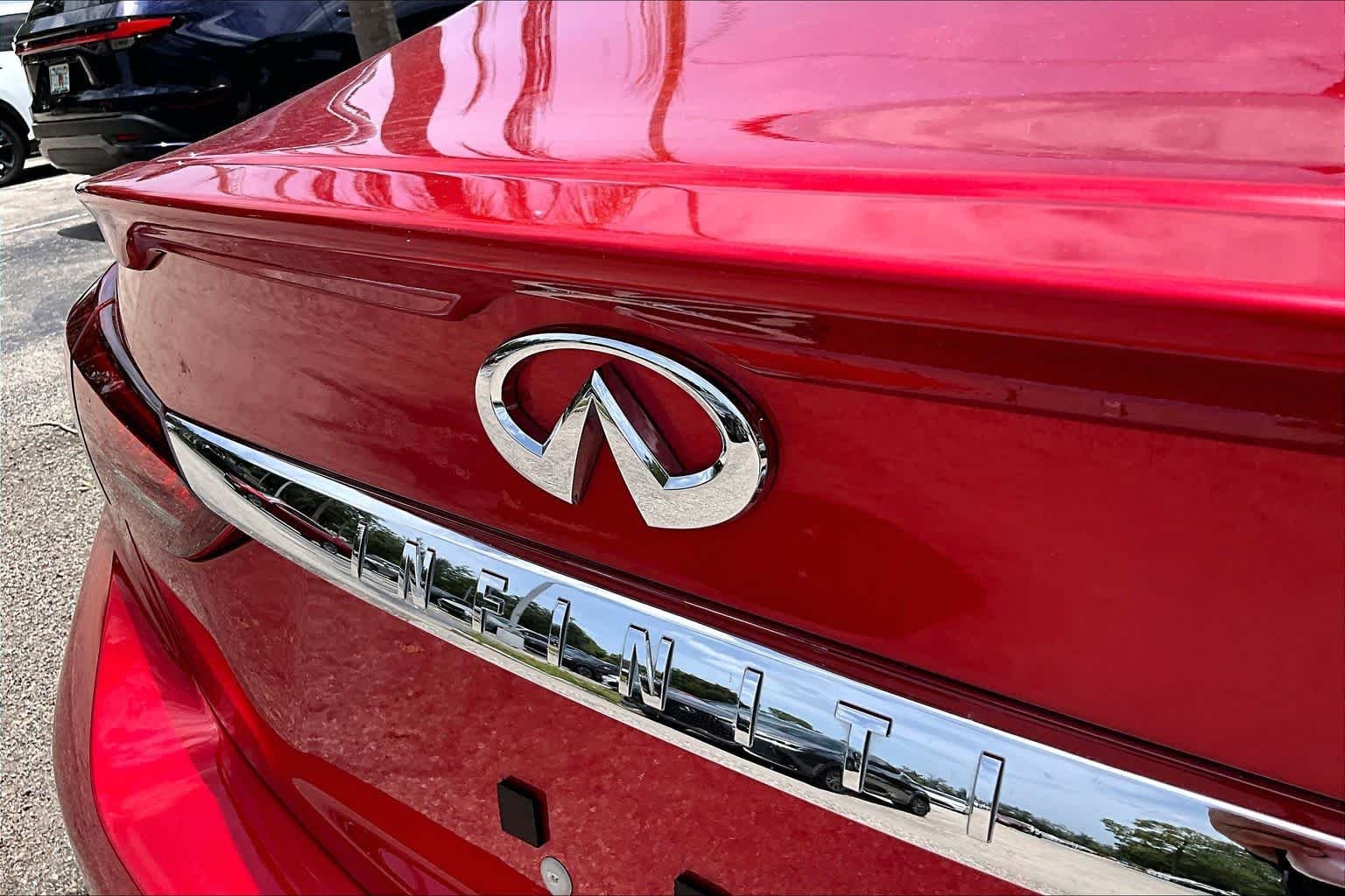 Used 2018 Dynamic Sunstone Red INFINITI RED SPORT 400 image 30