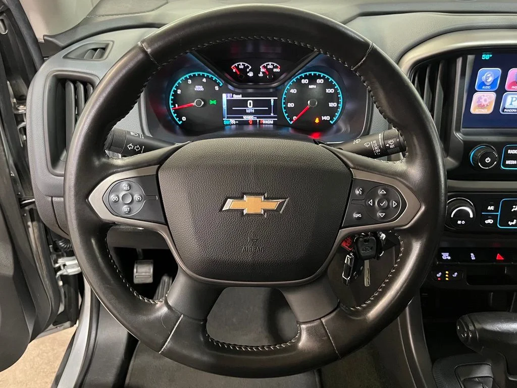Used 2016 Silver Chevrolet Z71 image 18
