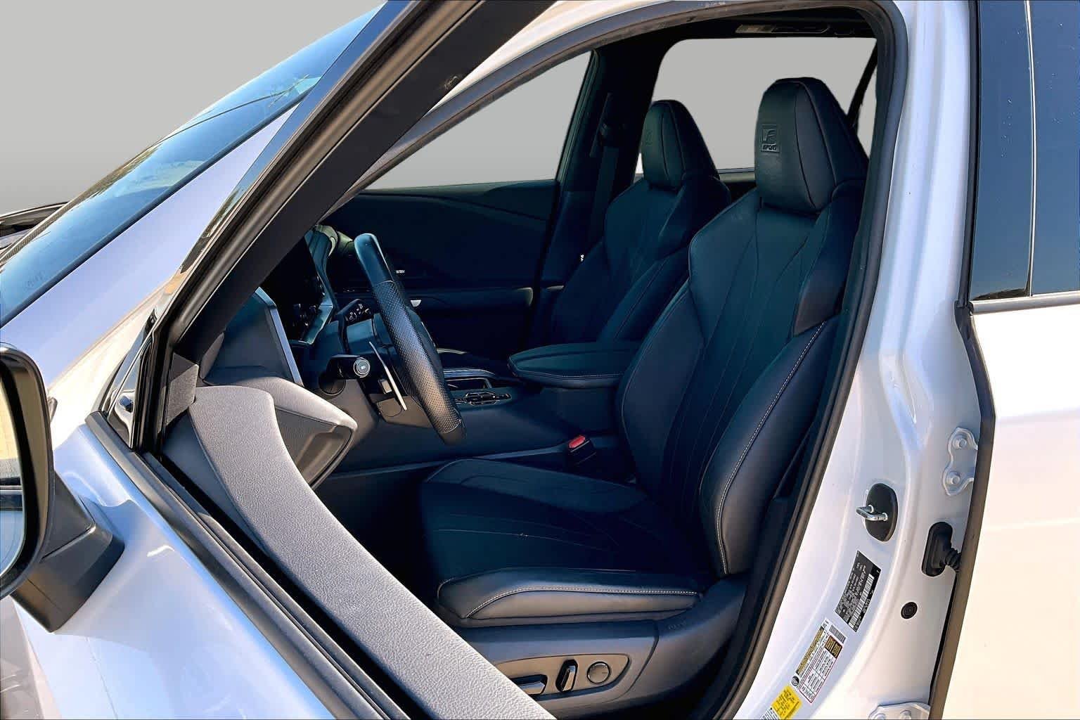 Used 2024 Wind Chill Pearl Lexus F SPORT Luxury image 8