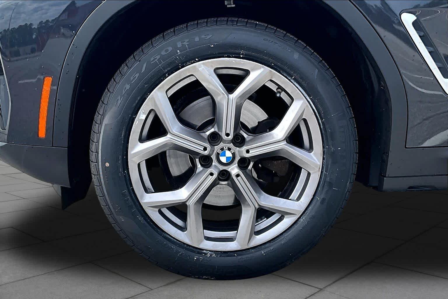 Used 2023 Dark Graphite Metallic BMW xDrive30i image 11