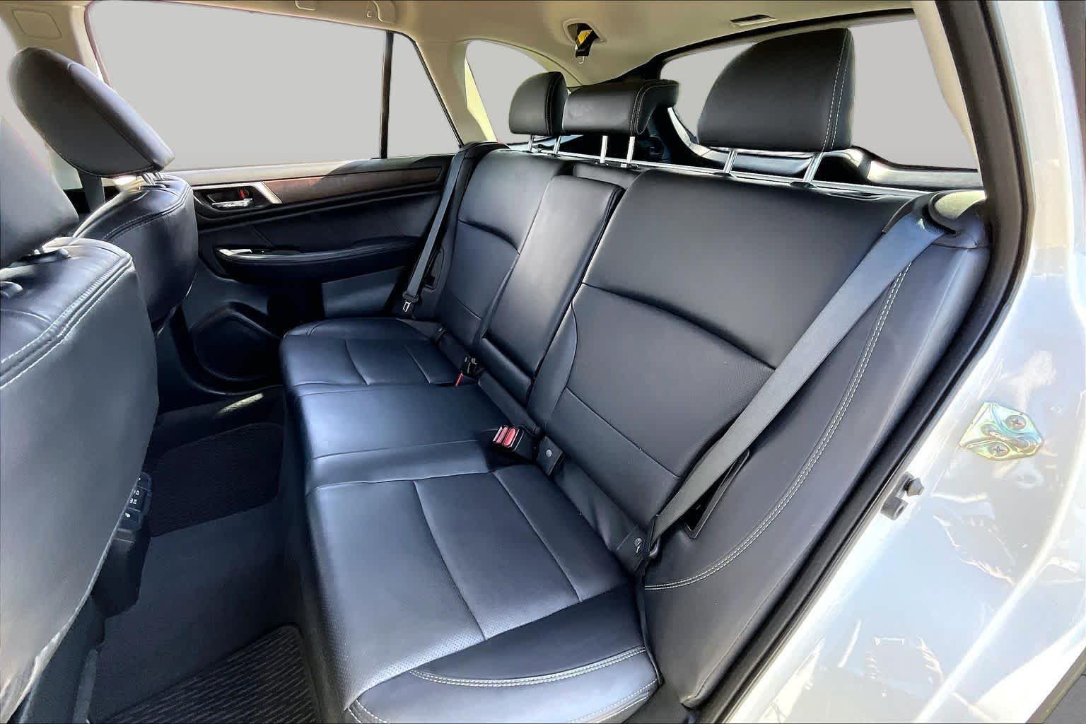 Used 2019 Crystal White Pearl Subaru Limited image 20