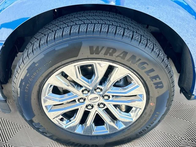 Used 2025 Blue Ford XLT image 31