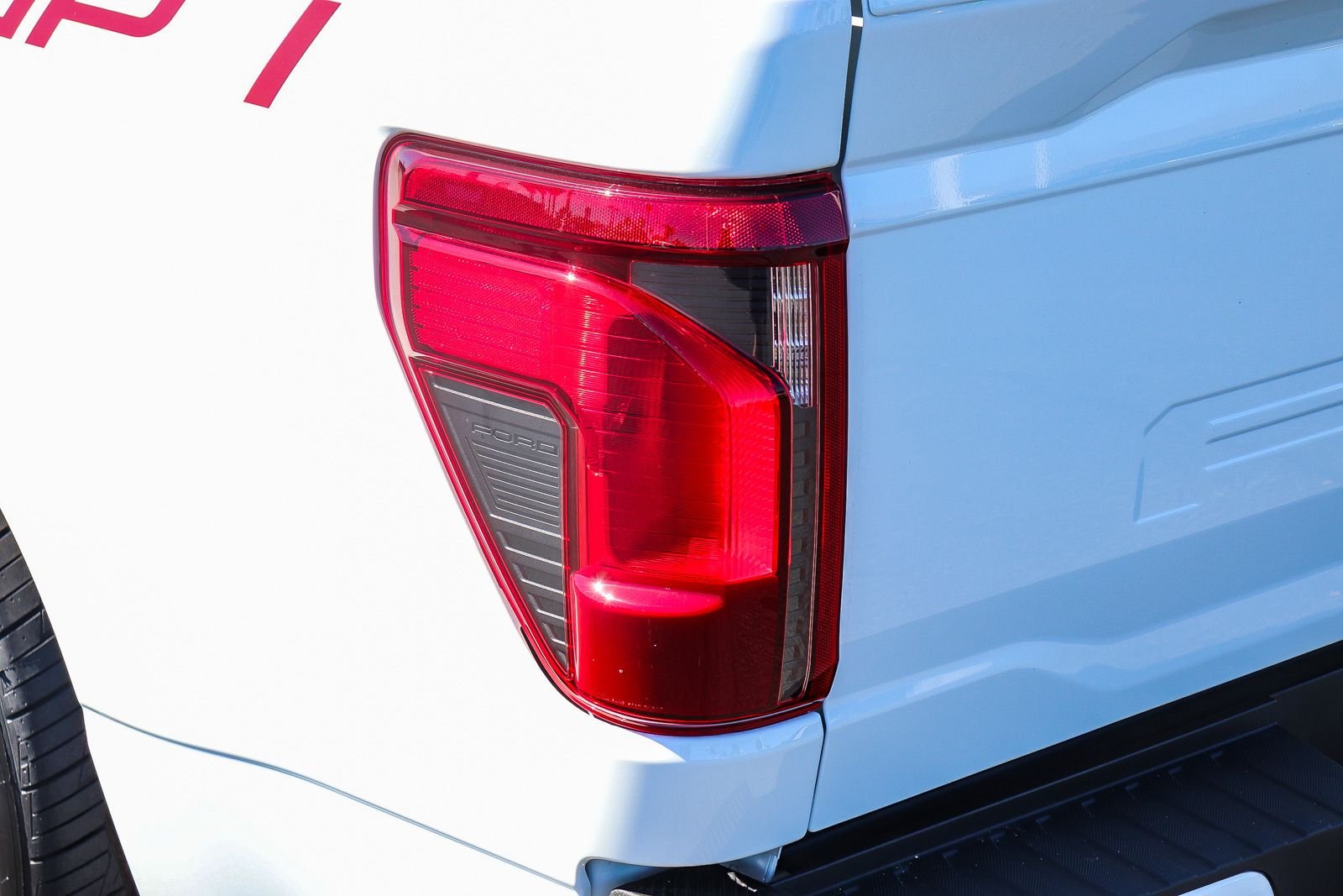 Certified Used 2025 Oxford White Ford XL image 7