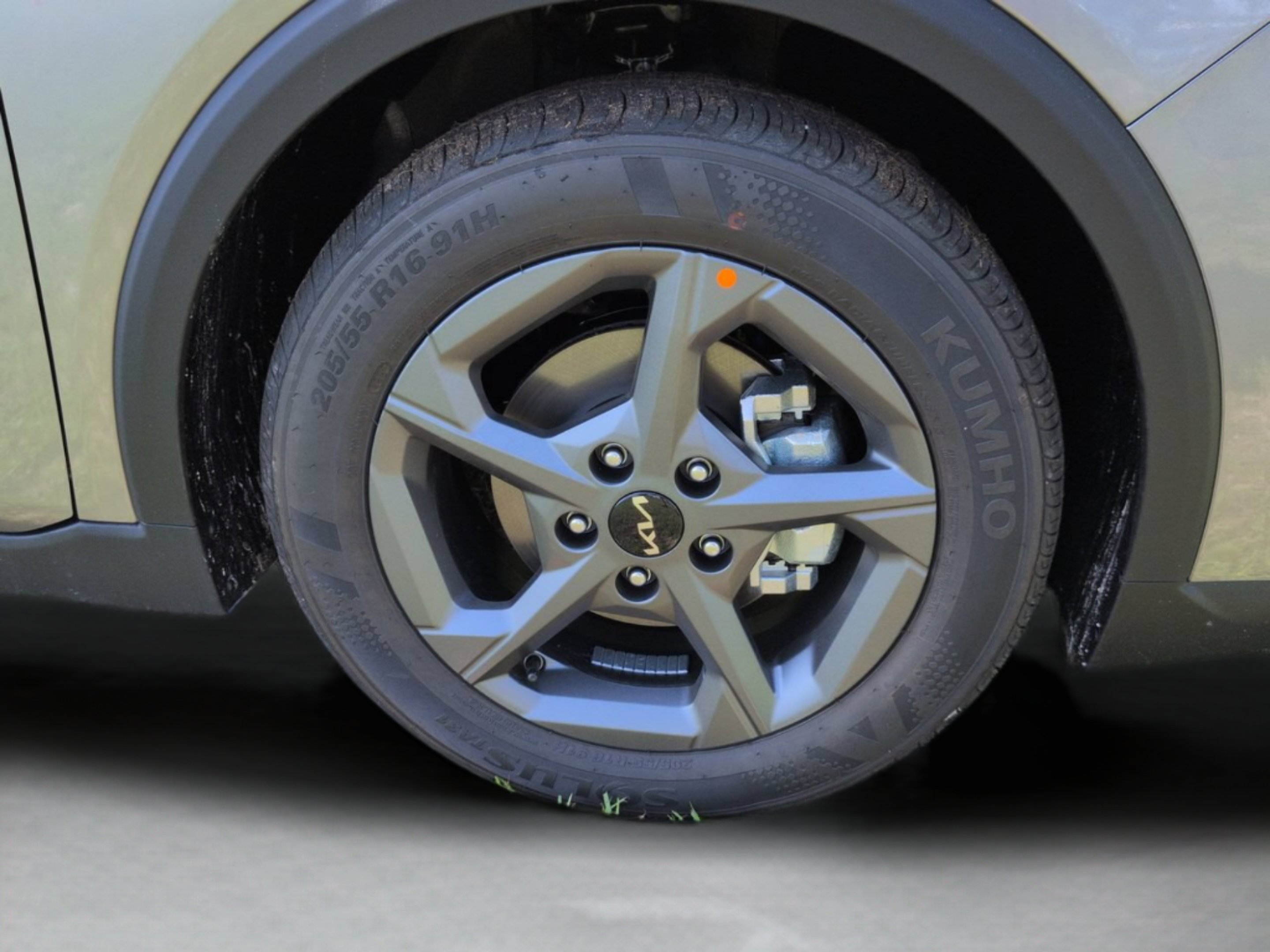 New 2026 Steel Gray Kia LXS image 27