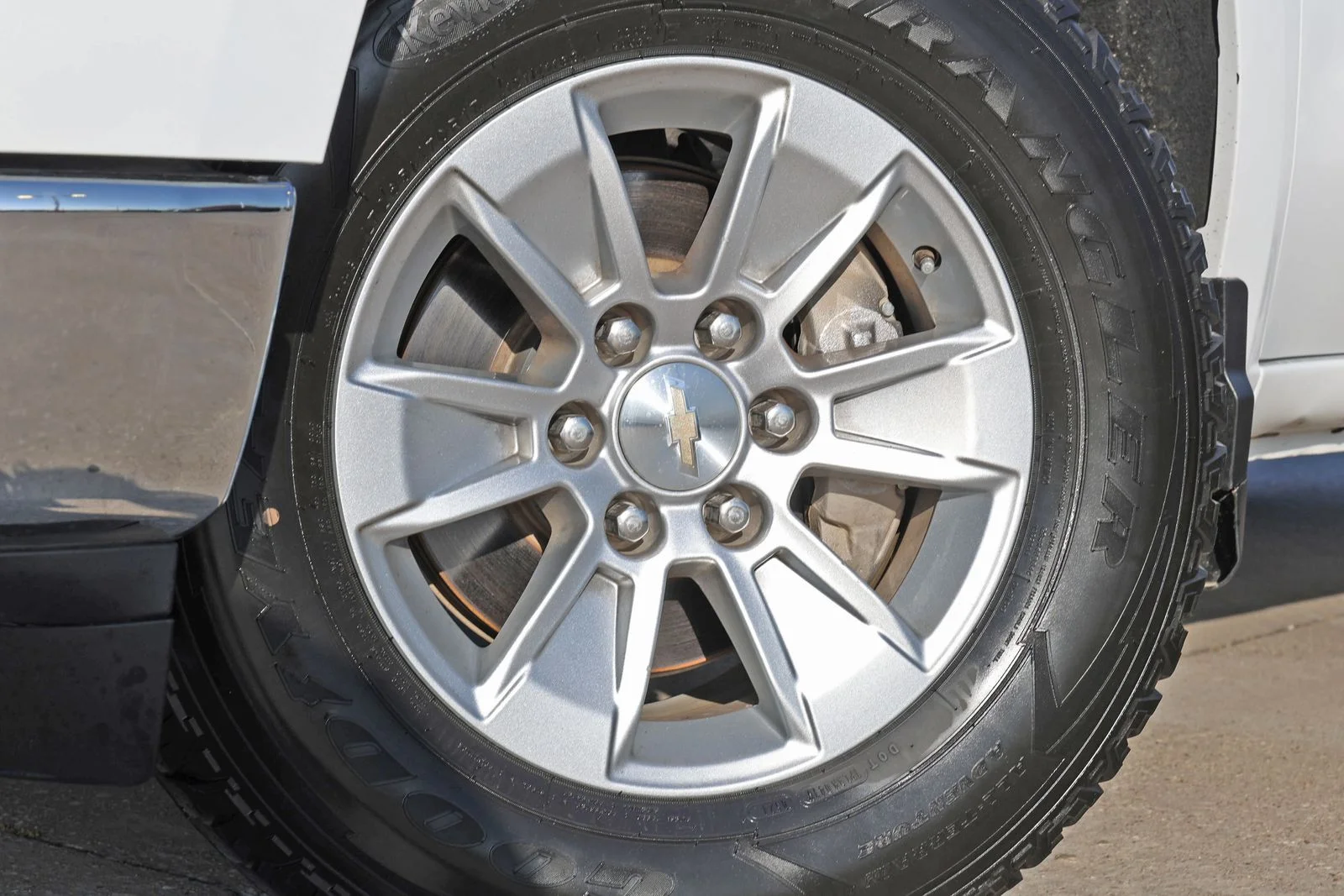 Used 2023 White Chevrolet LT image 11
