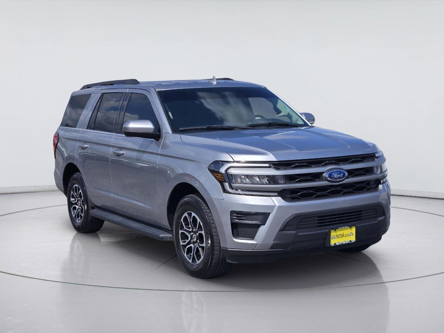 Used 2024 Iconic Silver Ford XLT image 3