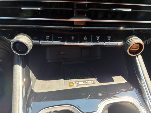 2027 Chevrolet Traverse Z71 - Photo 37