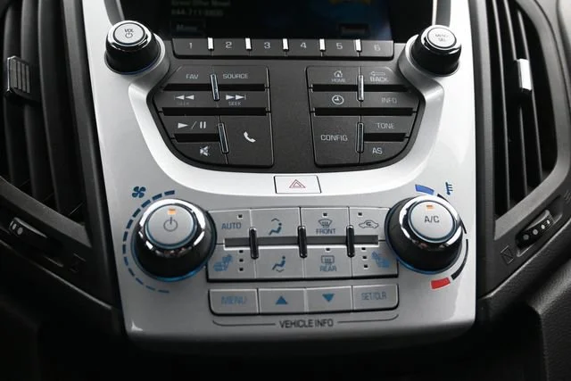 Used 2016 SUMMIT WHITE Chevrolet LTZ image 17