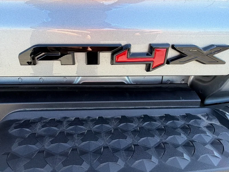 Used 2023 Sterling Metallic GMC AT4X image 31
