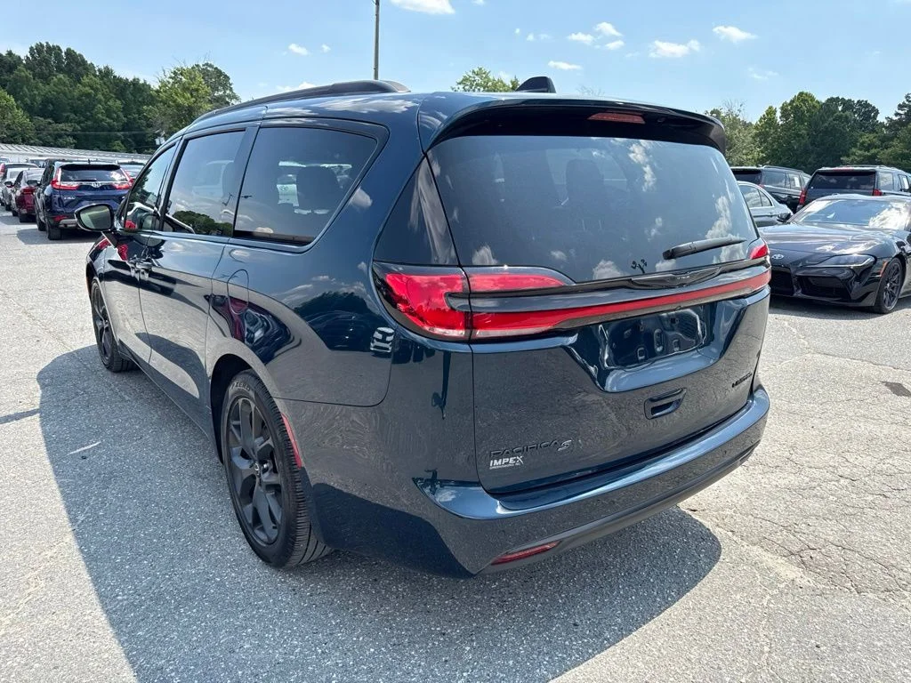 Used 2025 Blue Chrysler Limited image 6