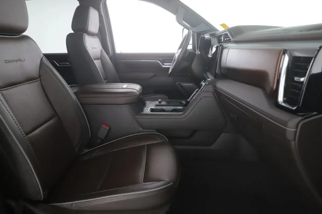 Used 2025 Black GMC Denali image 33