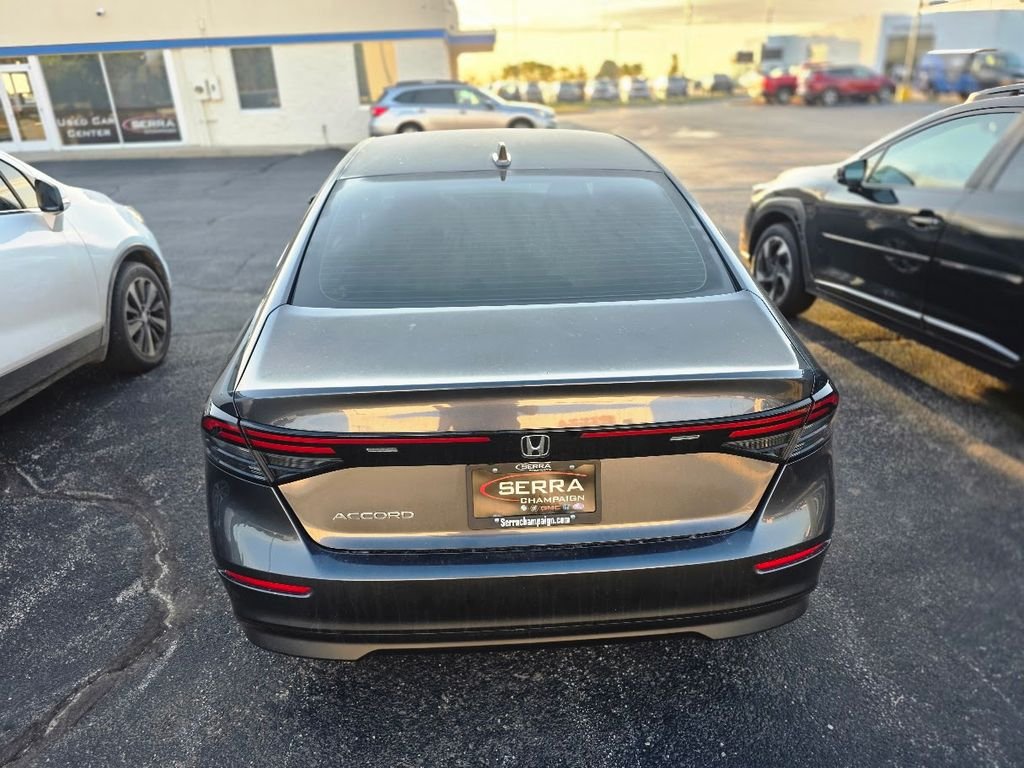 Used 2025 Meteorite Gray Metallic Honda LX image 4