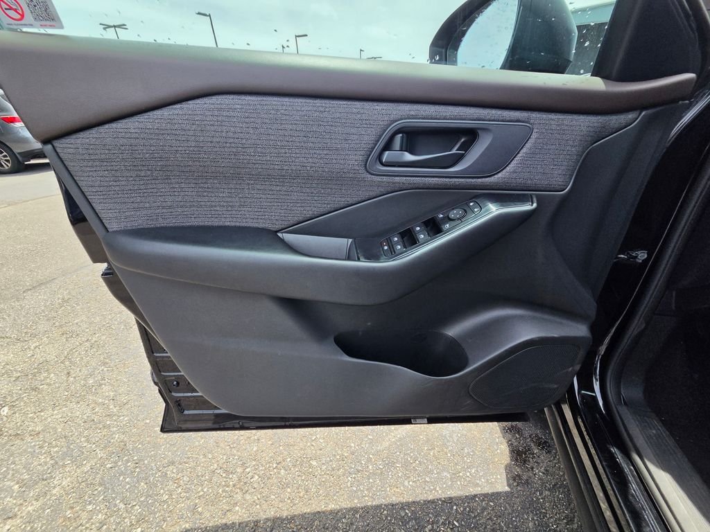 Used 2023 Black Nissan S image 12