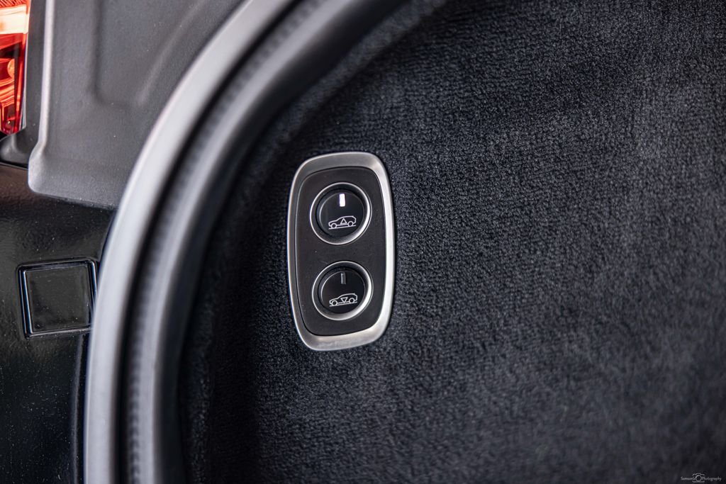 Used 2021 Black Aston Martin Base image 17