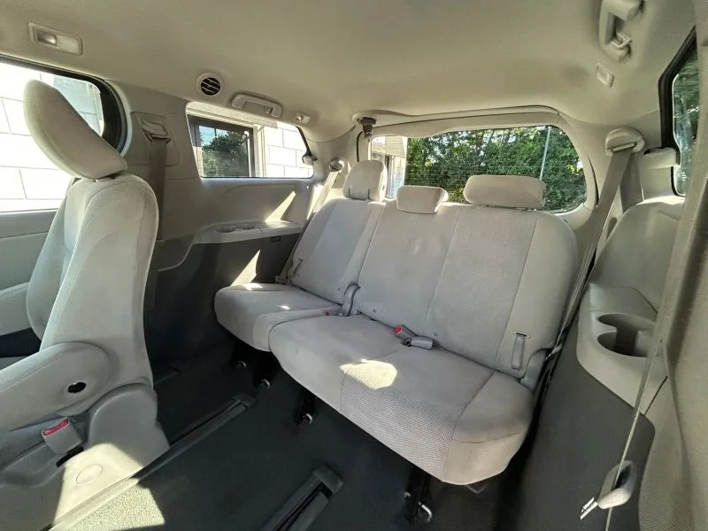 Used 2019 Silver Toyota L Minivan 4D image 30