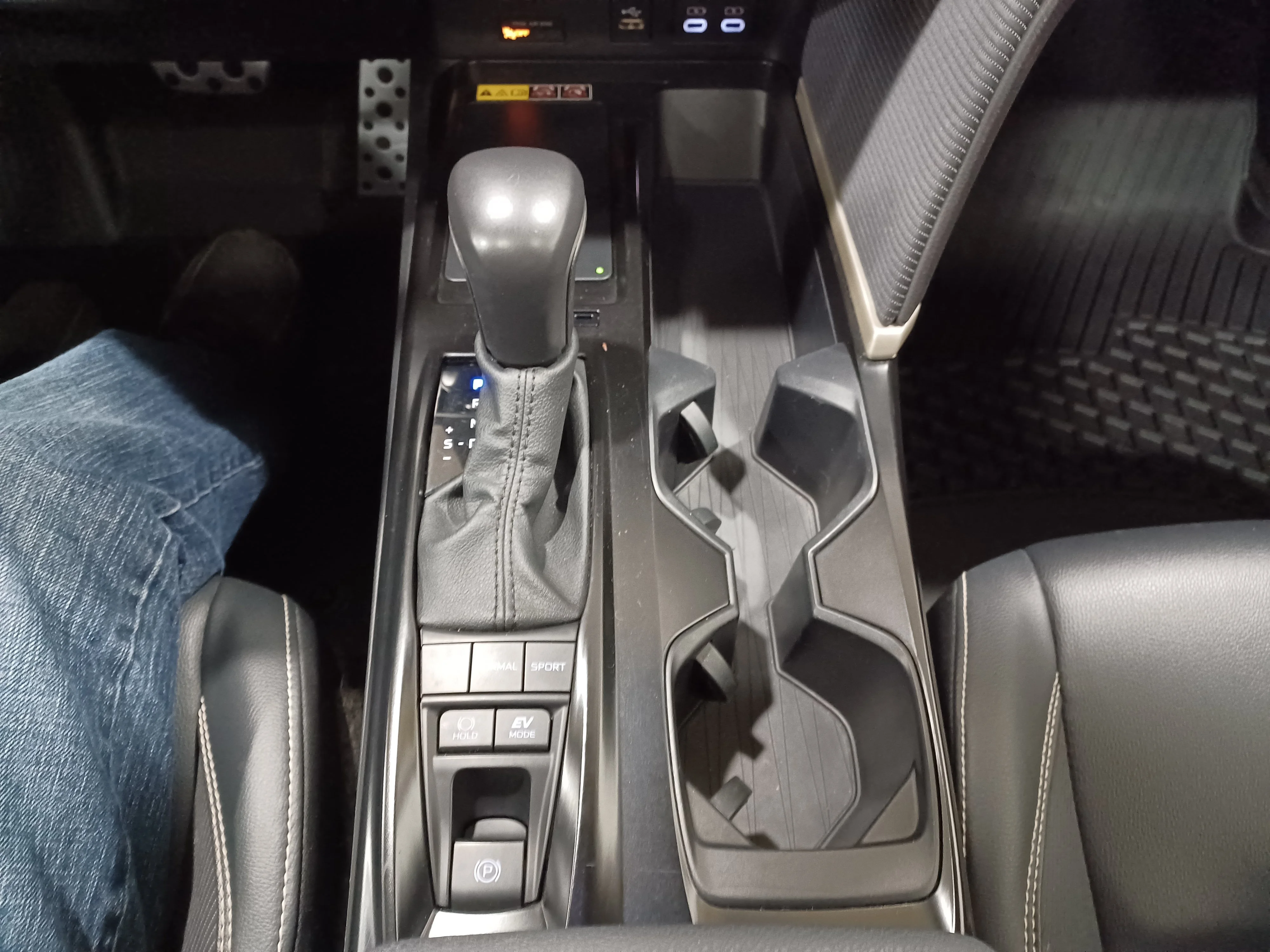 Certified Used 2025 Midnight Black Metallic Toyota SE Hybrid AWD*Great on Fuel! | Adaptive Cruise | Htd Leather | Sunroof | Htd Wheel | Lane Keeping image 20